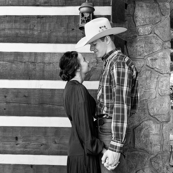 Meet your Posher, Breanna - Picture 2 of 11